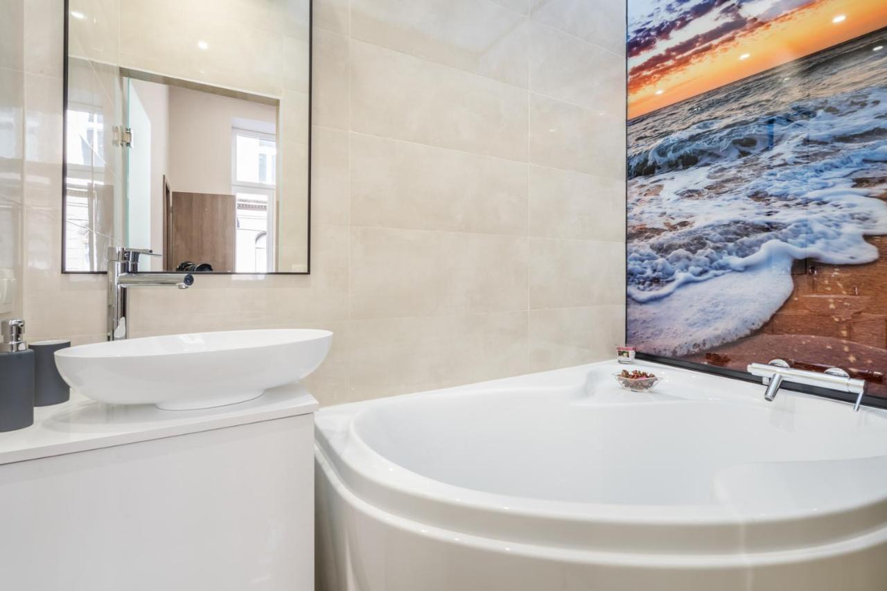 Chic Comfort Suite For 6 By Oktogon Budapest Bagian luar foto